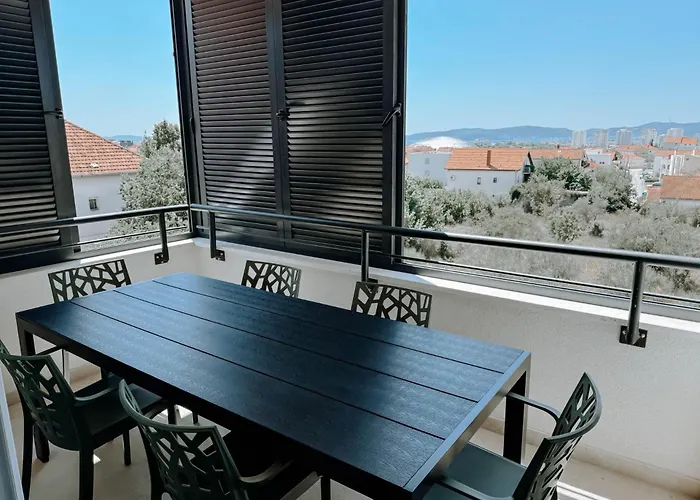 3 Bedroom Apartment La Casa Marcina